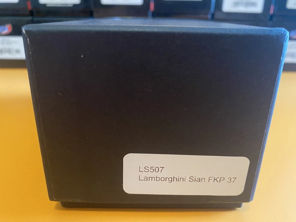Lamborghini Sian FKP 37 Launch Version 1/43 Looksmart - Immagine 2 di 2