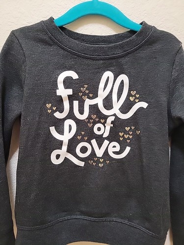 Cat & Jack Girls FULL OF LOVE Sweatshirt Gray White Gold Crewneck Size 5T Hearts - Picture 2 of 6