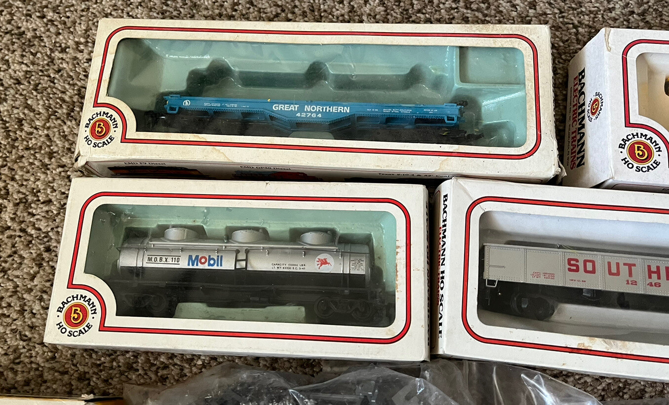Bachmann HO Train Set lot Cars Buildings Tracks eBay
