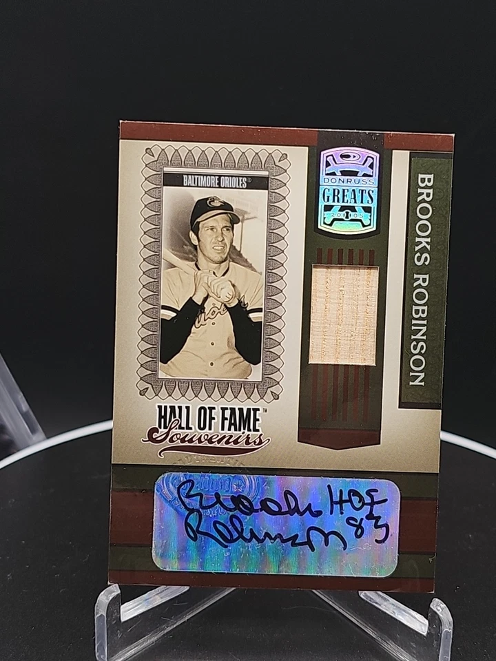 Donruss Brooks Robinson 2005 #HOFS-11 Bats Signatures (AU, MEM) Foto 2 de 4
