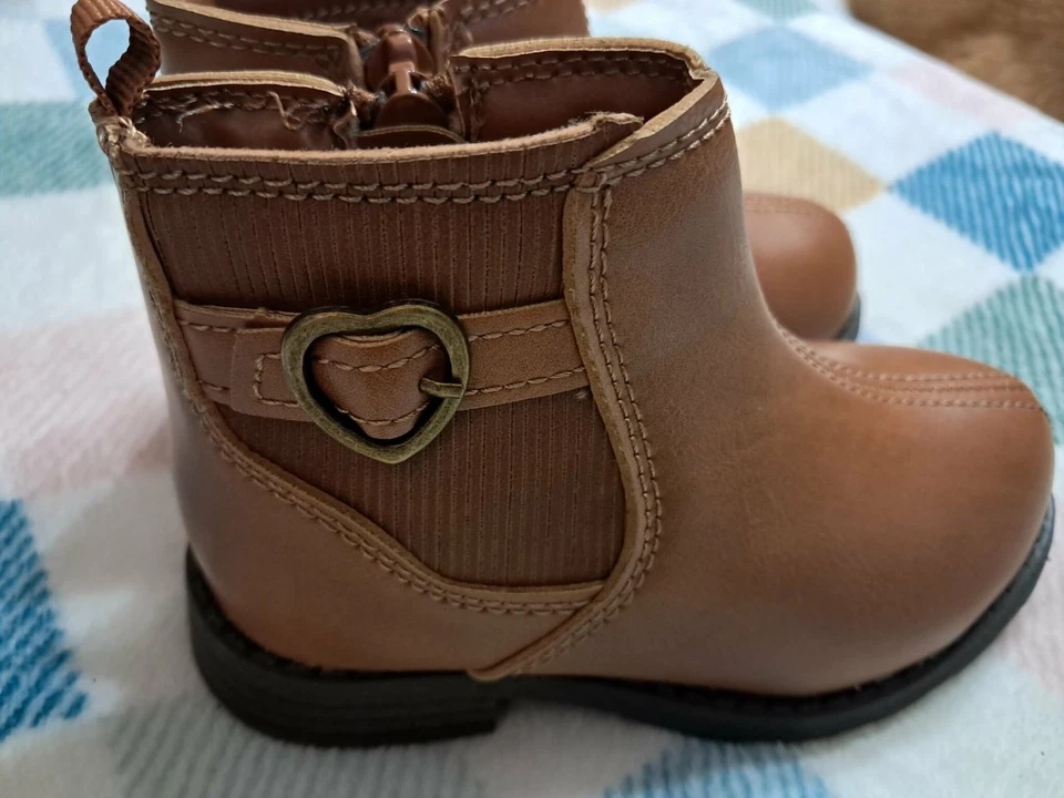 Botas Carter Infantil Niña Talla 7 (Crebilla Lateral/Marrón) Foto 2 de 4