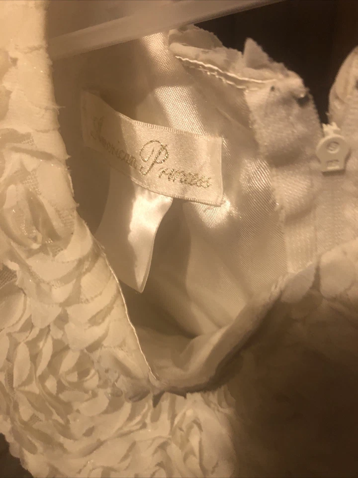 Cream Dress Little Girl 6/7 - Image 4 of 4