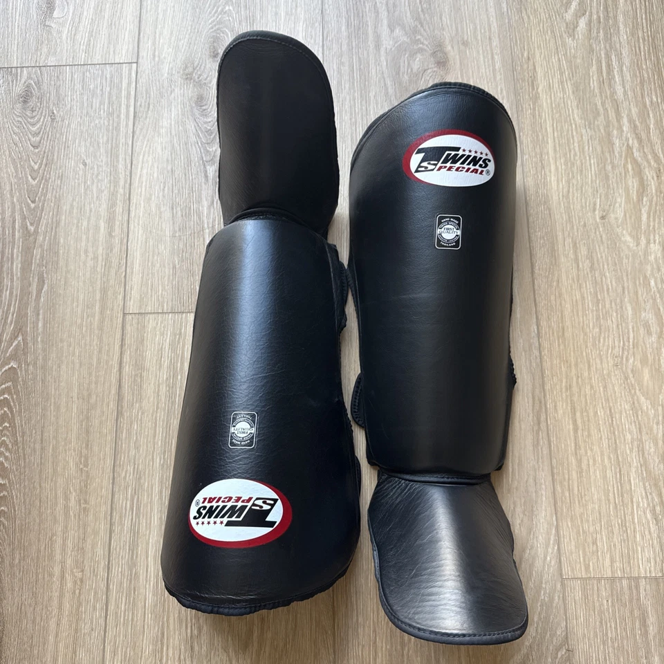 Espinilleras especiales gemelas hechas a mano Tailandia cuero genuino de primera calidad grande Foto 3 de 4