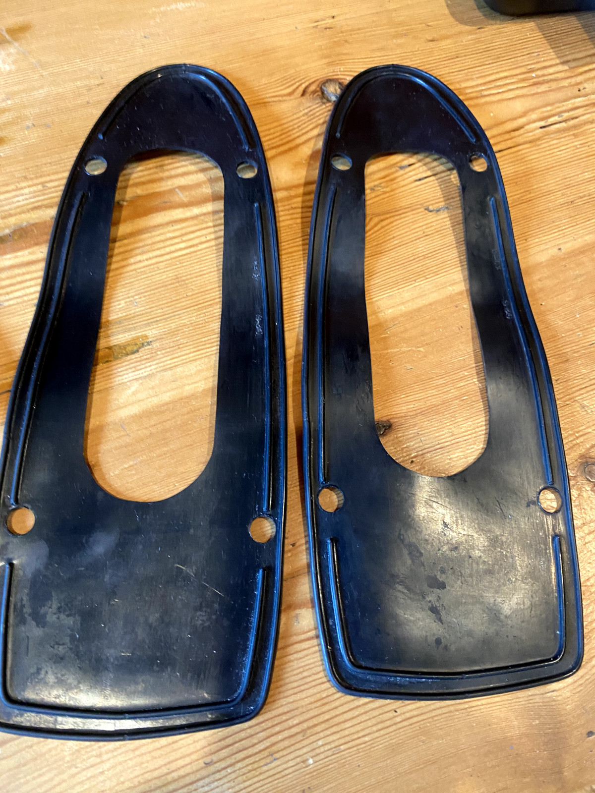Alfa Romeo 2000/ 2600  Maserati 3500 Rear Lights Rubber Seal NOS 185112392939