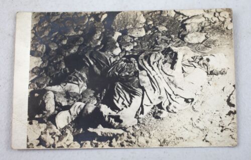 Vintage Postcard WWI World War 1 Dead Soldier in the Rubble  - Picture 1 of 2