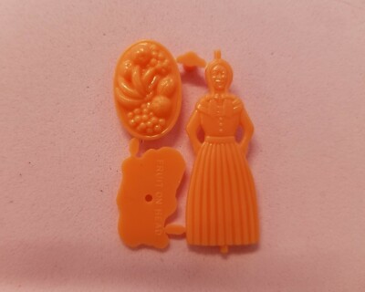 1967 Cracker Jack Snap-Together WOMAN with FRUIT BASKET Put-Together Unassembled