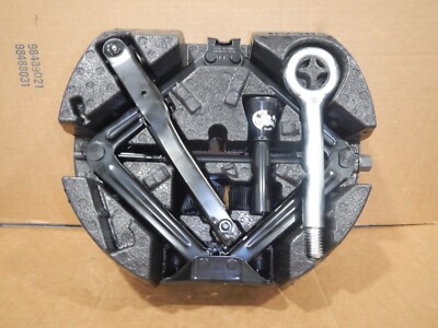 2021 Chevrolet Chevy Equinox OEM Jack Kit with Tools 84320543 | eBay