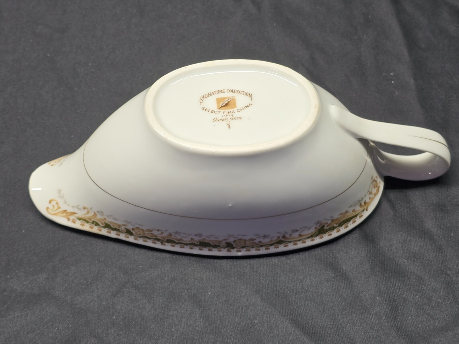 Vintage QUEEN ANNE 8.75" Gravy / Sauce / Au Jus Boat By SIGNATURE - NEW & UNUSED