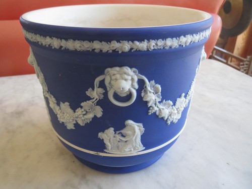 Blue Wedgwood Jasperware Jardiniere / Planter / Cachepot. Neoclassical figures