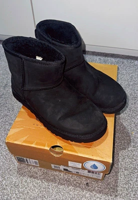 UGG Australia Classic Mini Leather Women’s Boots Black Lined Pull On UK 6.5