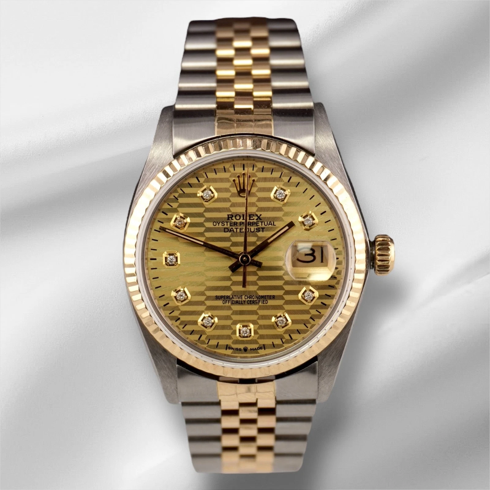 Rolex — Rolex Datejust 36mm Yellow Gold Fluted Motif Diamond Dial Jubilee Watch
