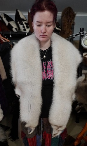 Perfect for Your Viking Wedding -A Stunning White Fox Fur Stole - Picture 2 of 13
