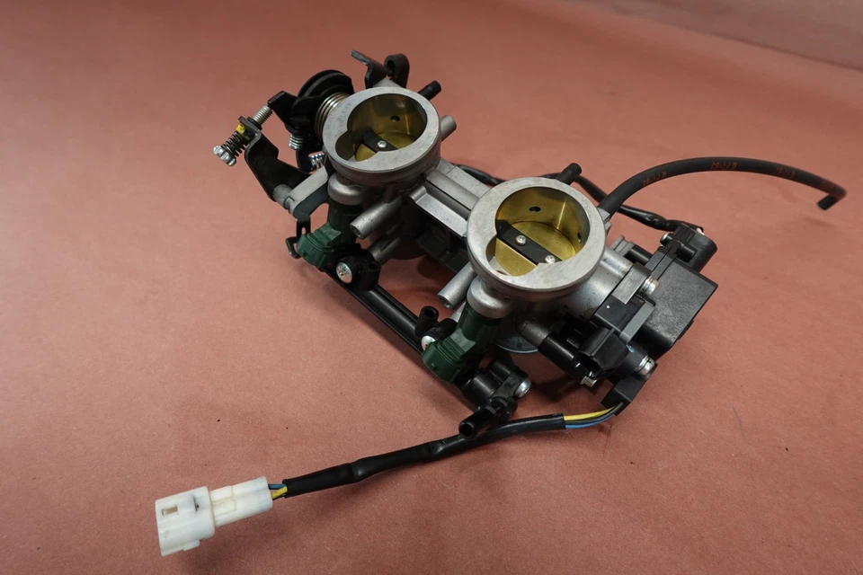 Carrocería del acelerador Kawasaki ER650 ER-6N 2009-2011 Foto 3 de 4