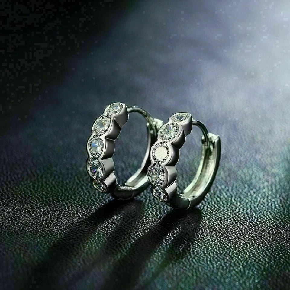 2 kt runde simulierte Diamant Zargenfassung Huggie Creolen 14 kt Weißgold pla... - Bild 4 von 4