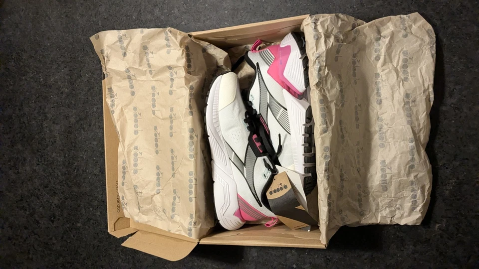 Tenis para correr Diadora Mythos Blushield Vigore 2 para mujer [Talla 7,5 - ¡¡¡¡¡NUEVOS!!!] Foto 3 de 4