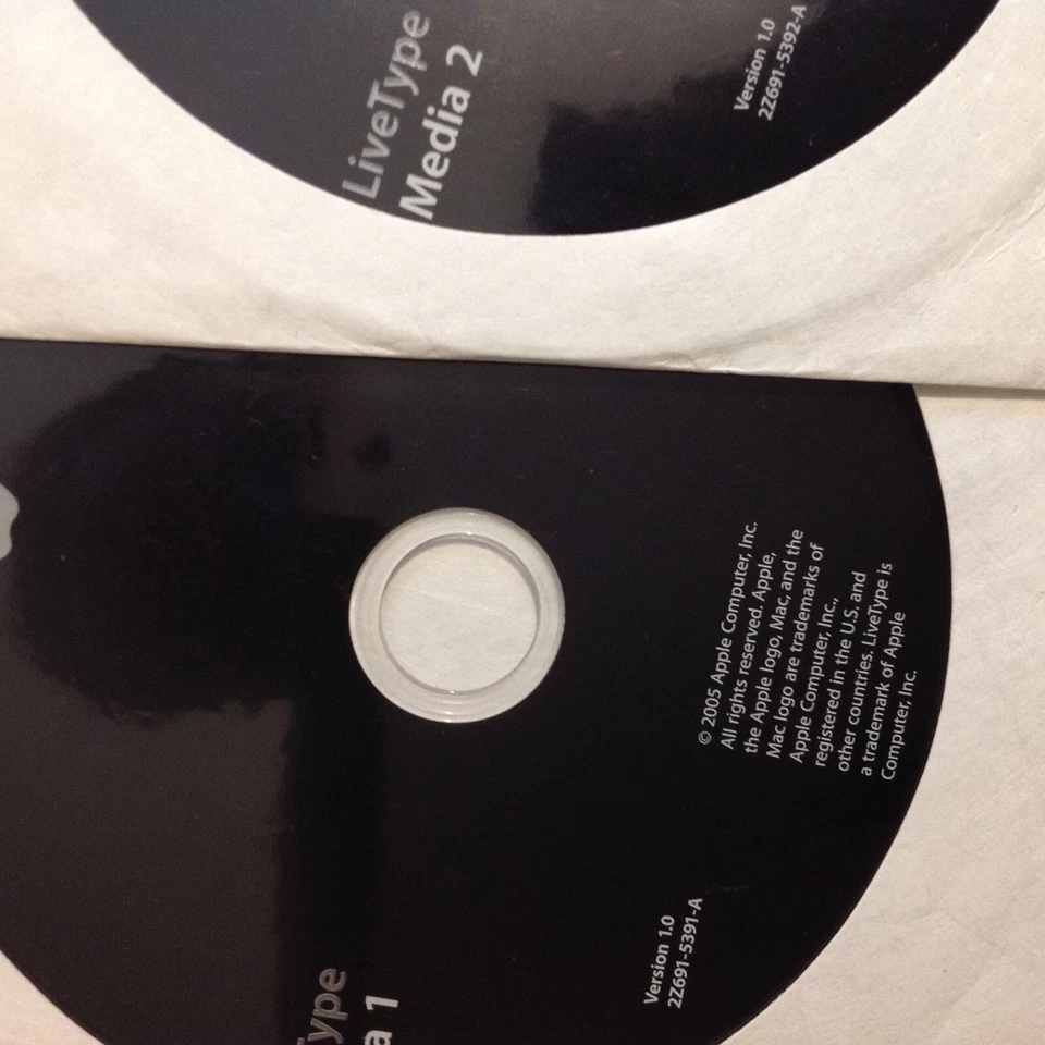 2005 LiveType Media CDs 1 & 2 1.0 & Apple Loop 1.5 Mac Macintosh Software Discs - Image 2 of 4