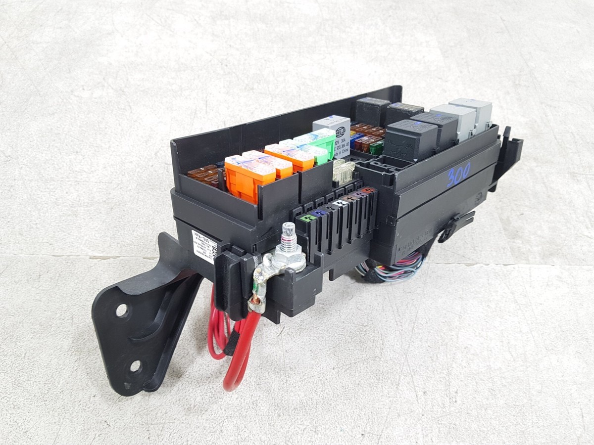 MERCEDES ML W164 09-11 REAR BOOT FUSE BOX A1645403372 | eBay