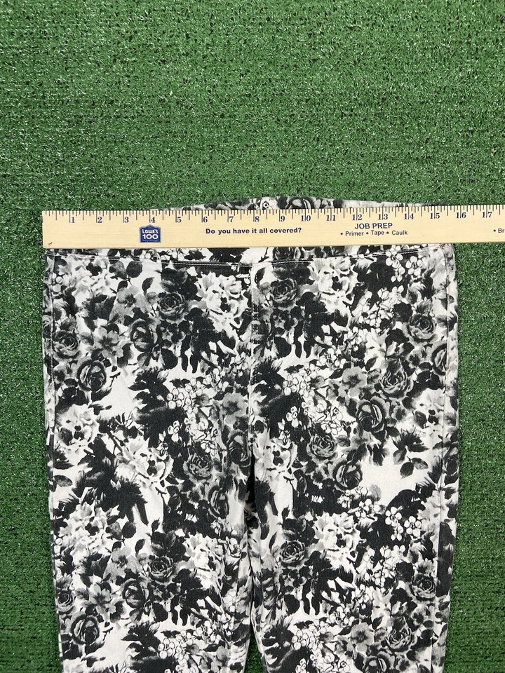 Pantalones Jeans By Buffalo para mujer talla L florales negros blancos Foto 4 de 4