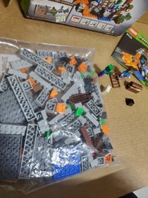 LEGO Minecraft 21113 The Cave W/ Mini Figures (Missing Bucket)