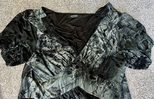 Women’s Disturbia Dresses, Size 20 - Picture 2 of 4