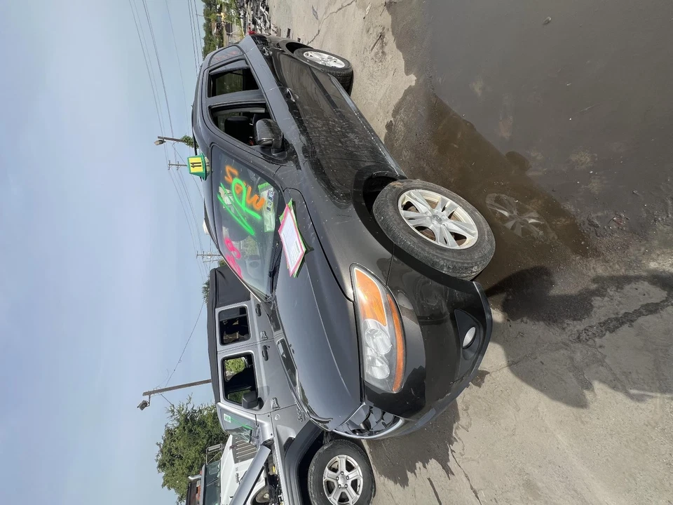 2011 Hyundai Santa Fe Body Control Module OEM 954000W150 145K Miles Brown - Image 4 of 4