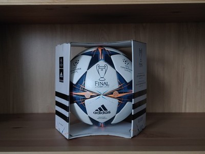 Adidas Champions League Final Lisbon 2014 Matchball 14 Fussball BOX [G82974]