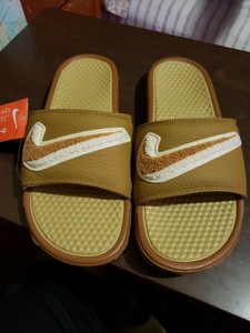 tan nike slides