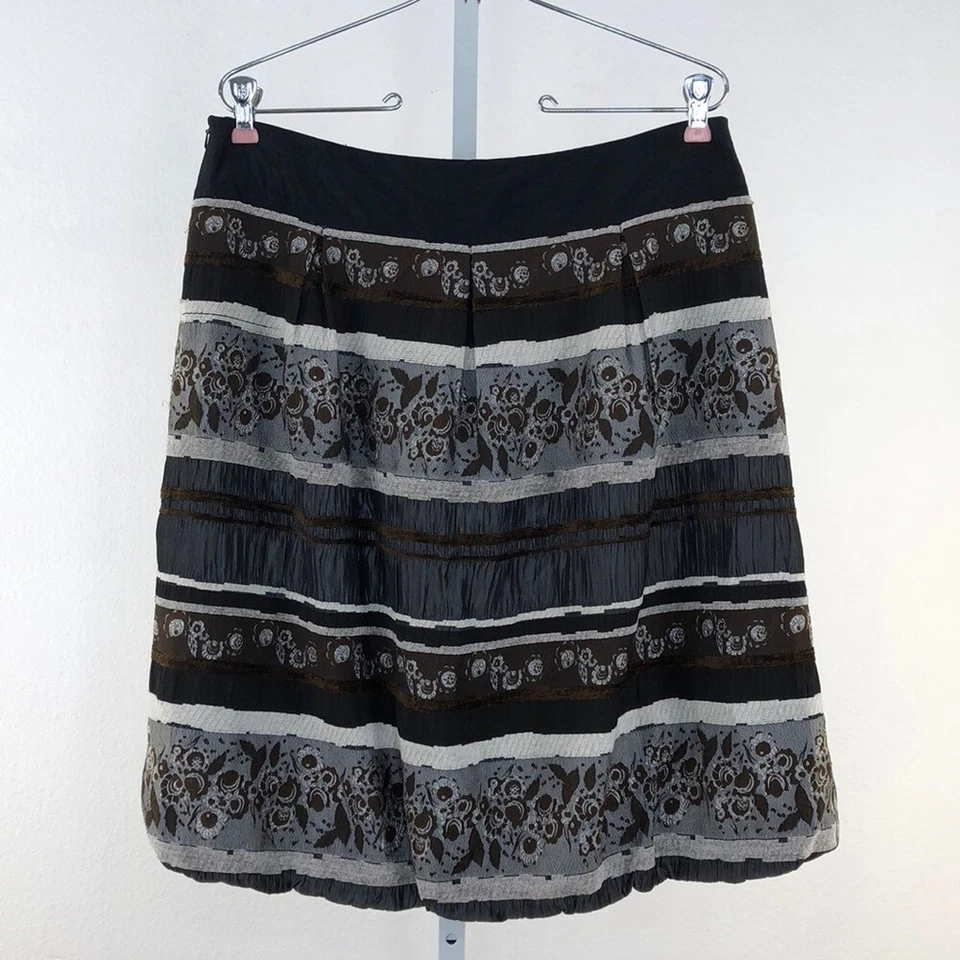 Falda Burbuja Bordada Floral Gris y Marrón Hazel Talla L Foto 2 de 4