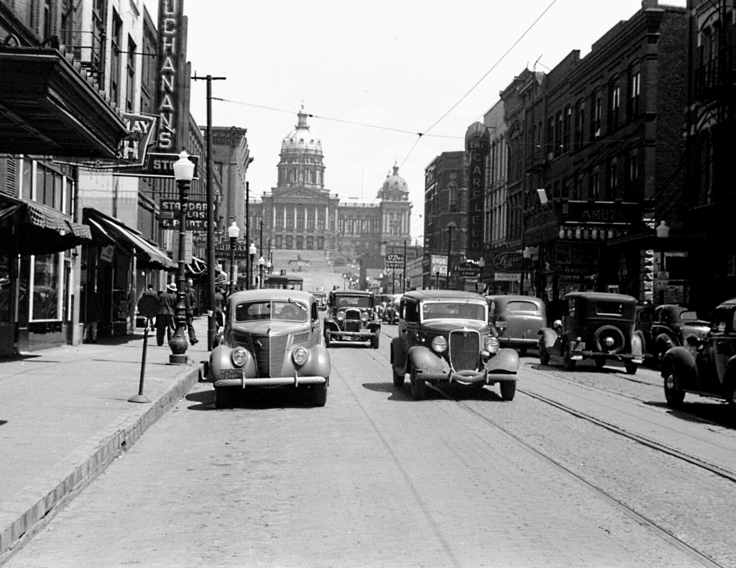 1940 Des Moines, Iowa Vintage Photograph 8.5