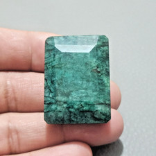 142 Crt Incredibile verde smeraldo brasiliano forma rettangolo gioielli con p...