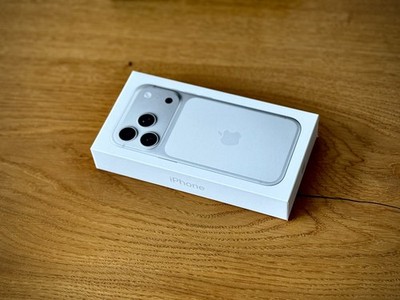 Apple IPhone 17 Pro Max / 2TB / Silver / MFYY4ZD/A  NEU&OVP 