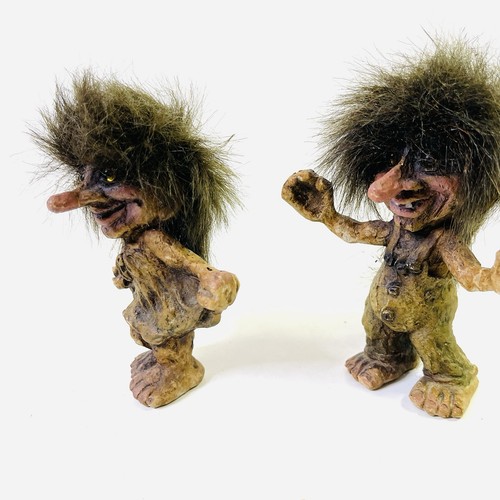 Vintage Nyform Norwegen Volkskunst Trolle tanzendes Paar Set 2 Mädchen Junge verbeugt - Bild 4 von 11