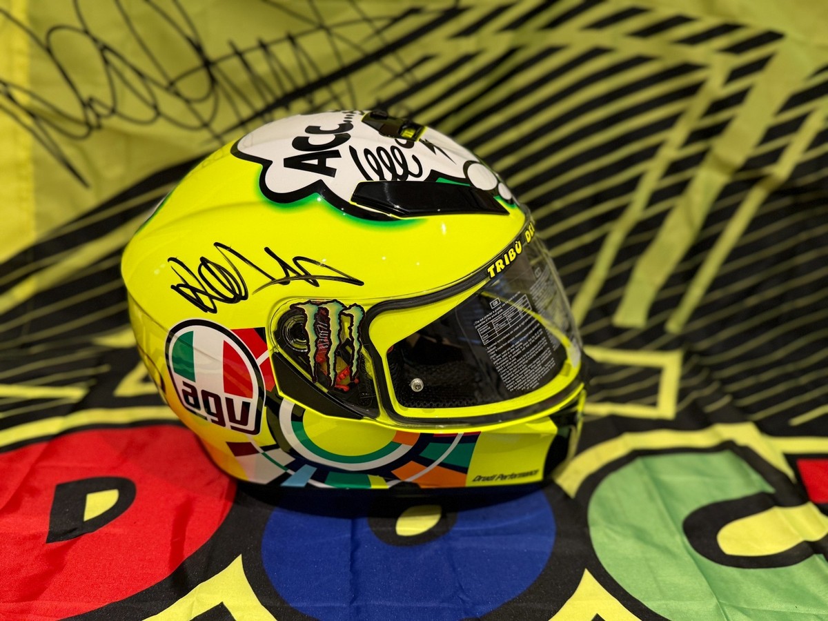Valentino Rossi signed Helmet AGV K-3 SV Rossi Misano 2011 