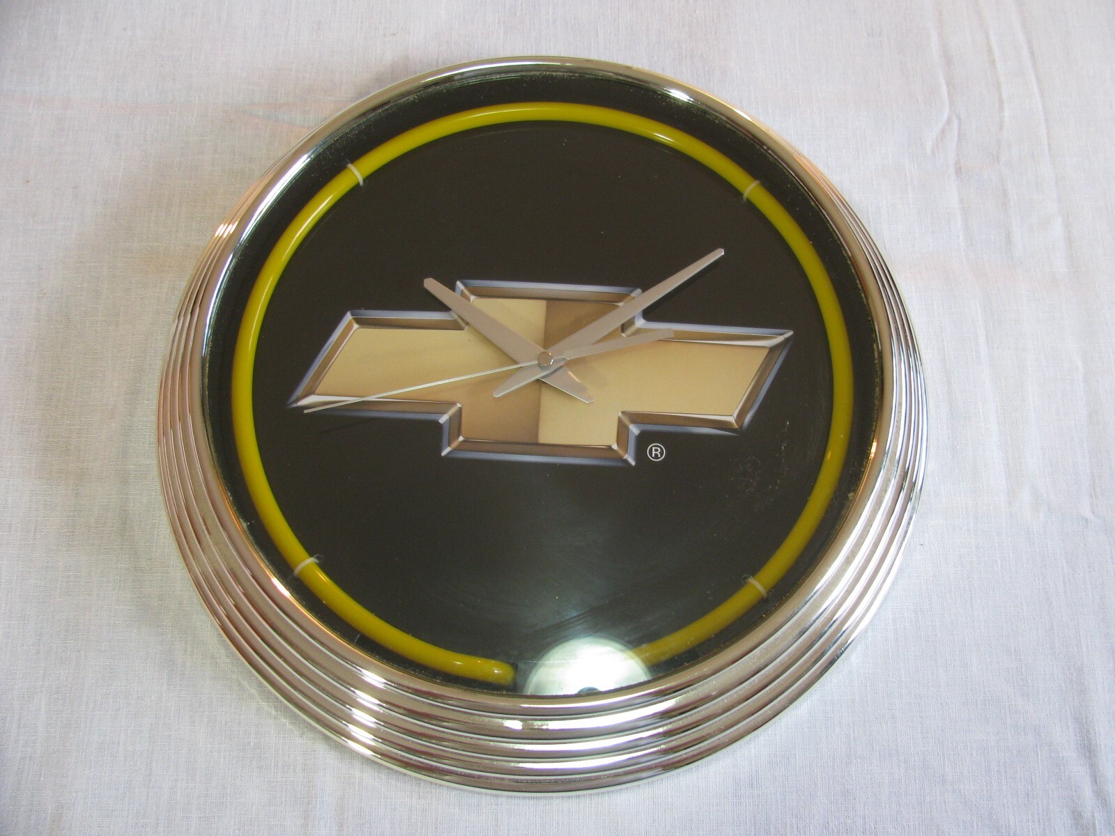 NIOB On The Edge Marketing Chevrolet Bow Tie Logo Neon Ring Wall Clock r