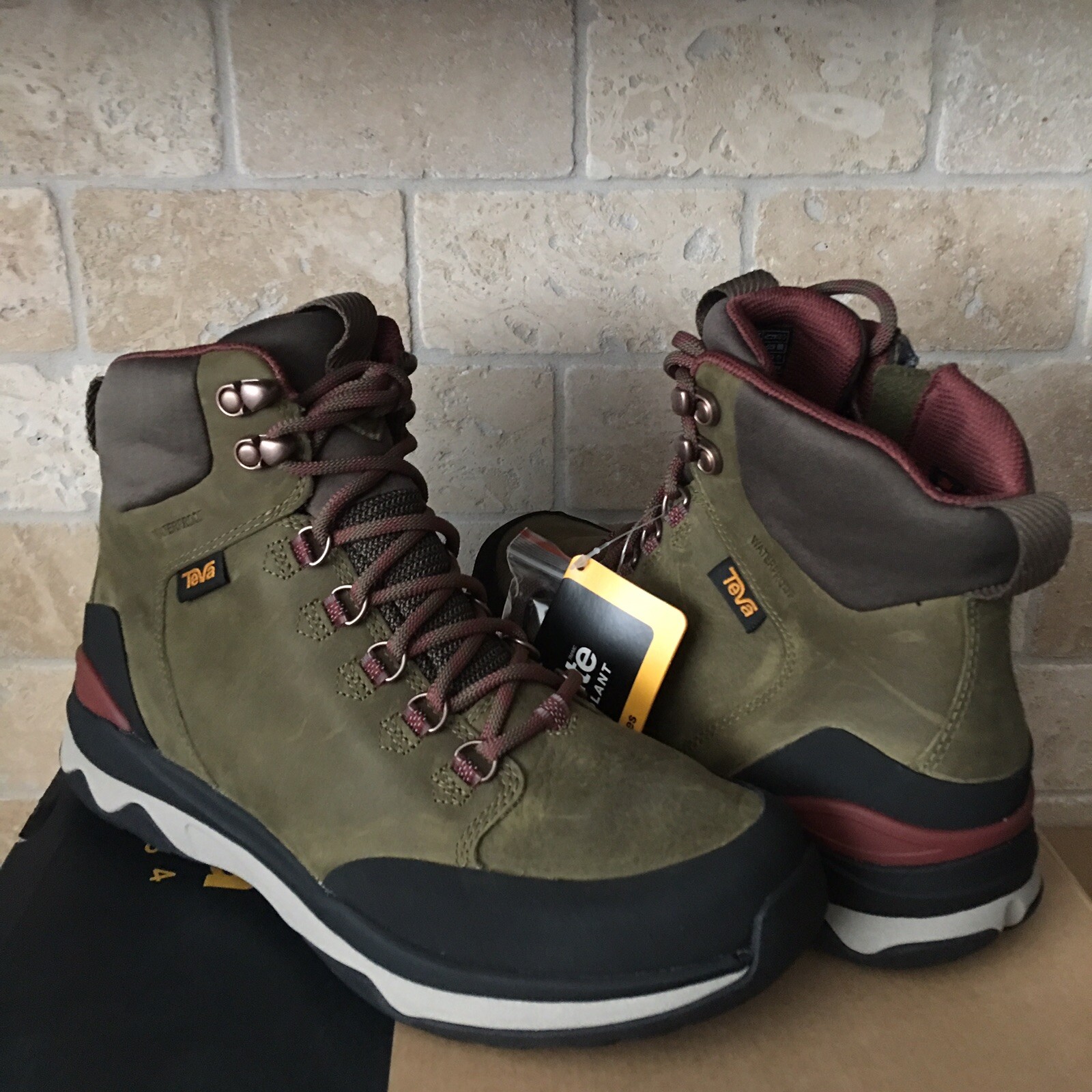 TEVA ARROWOOD UTILITY WATERPROOF TALL 