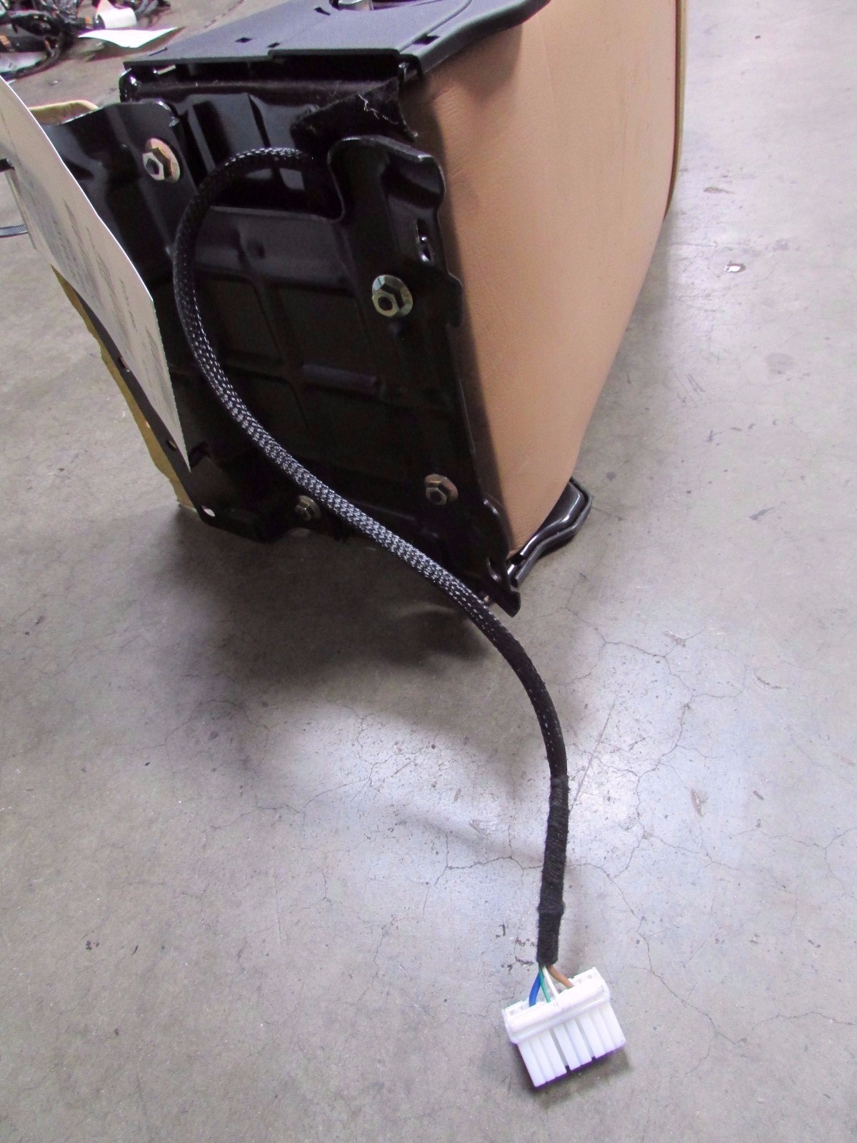 Maserati Quattroporte, Rear Seat Center Arm Rest Console, Beige, Used, 981422105