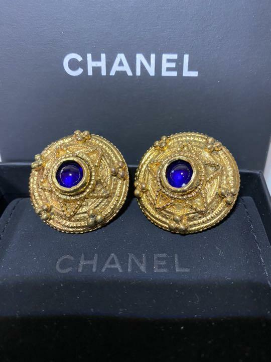 Auth Vintage CHANEL Blue Stone Round Clip On Earrings Gold