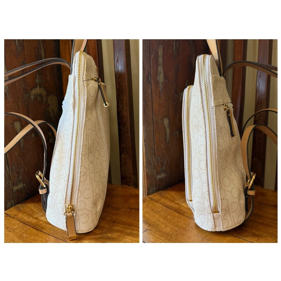 Mochila Calvin Klein Hudson Blanca Tostada Dorado Monograma Media Cremallera Usada Foto 3 de 4