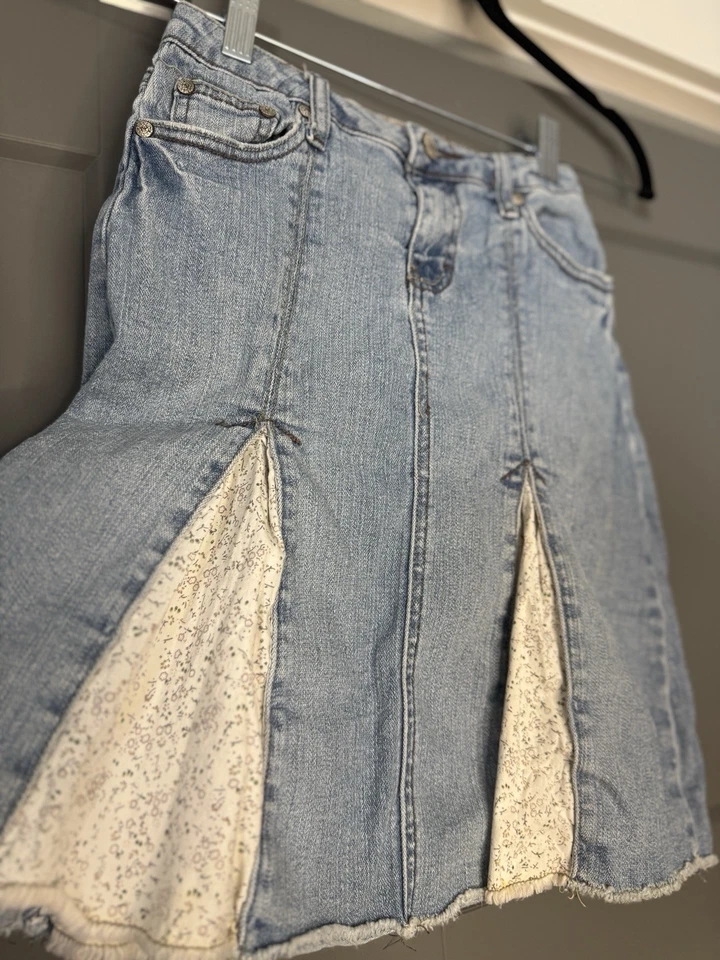 Falda vaquera muda para niñas talla 8, regular con detalles de encaje y cintura ajustable Foto 2 de 4