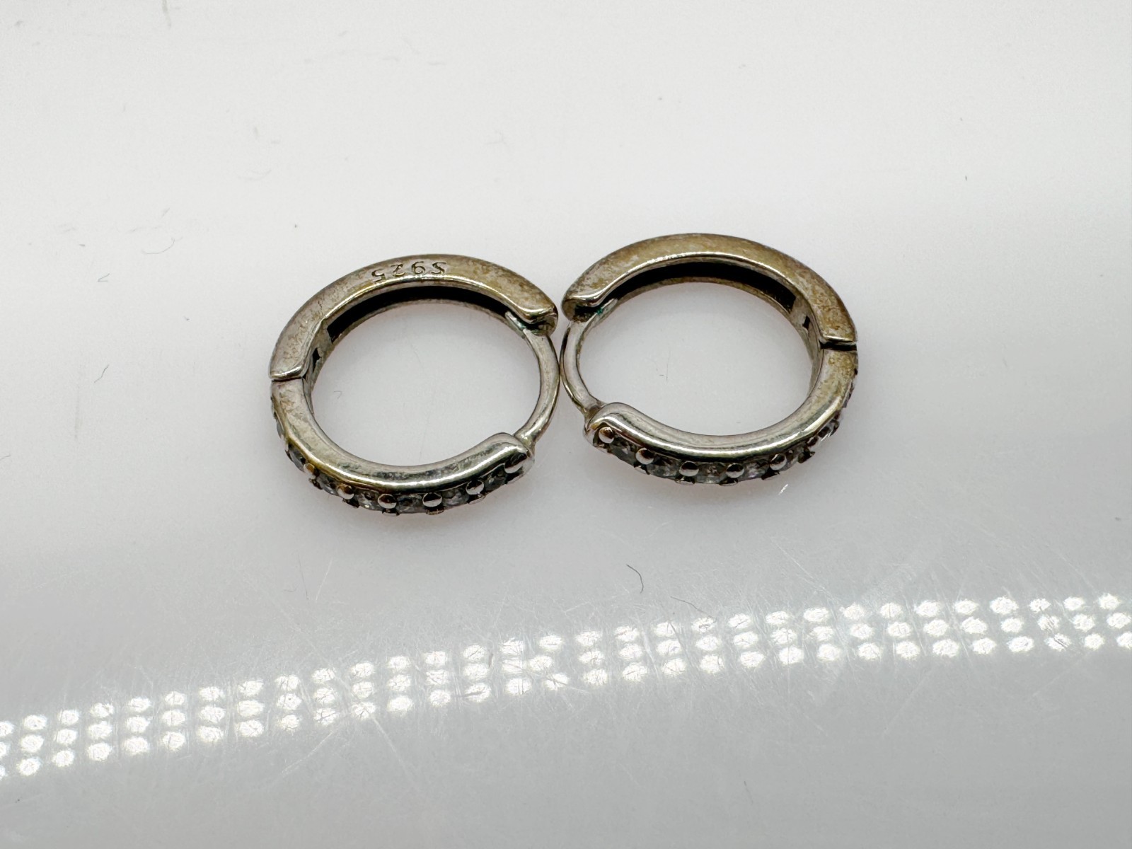 VINTAGE SOLID SILVER GEM SET HOOP LOOP BRIGHT PAI… - image 2