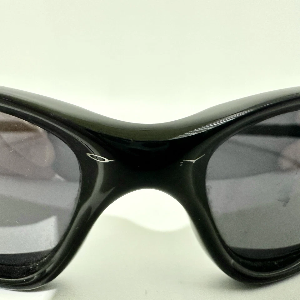 Gafas de sol Oakley Twenty XX con montura brillante negra azabache envolventes con monturas negras Foto 3 de 4