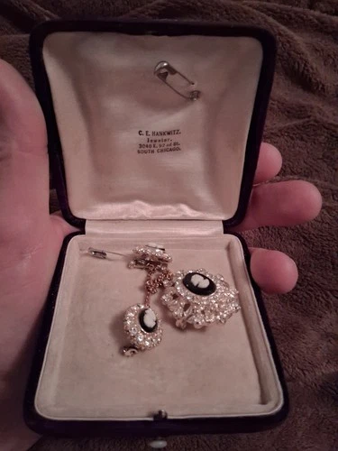 Vintage Costume Jewelry Set With Cameos.