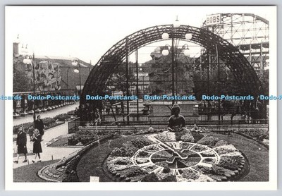 L351361 Belle Vue. Die Blumenuhr und der Affenkäfig. Erinnerungen