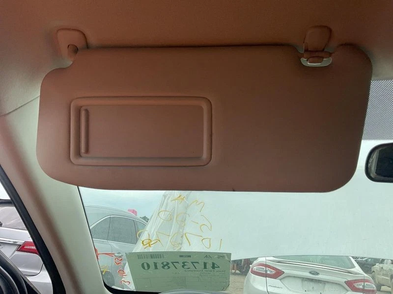 2013-2016 Mazda CX5 Left Driver Sunvisor W/ illumination OEM — 第 2/4 张图片