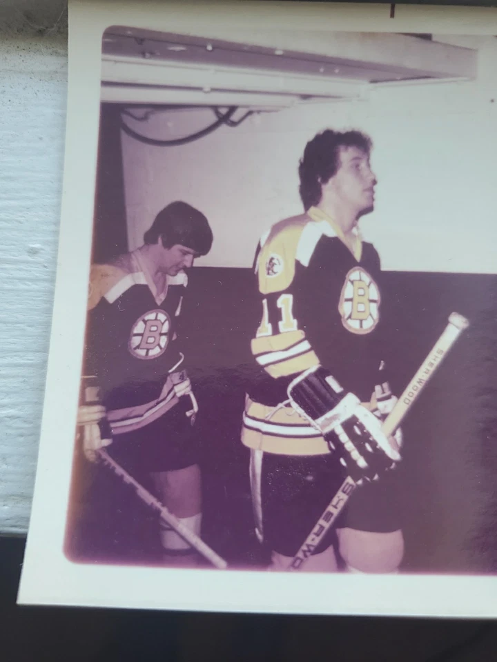BOBBY ORR SNAPSHOT PHOTO TYPE 1. BOSTON BRUINS 1972 - Image 2 of 4