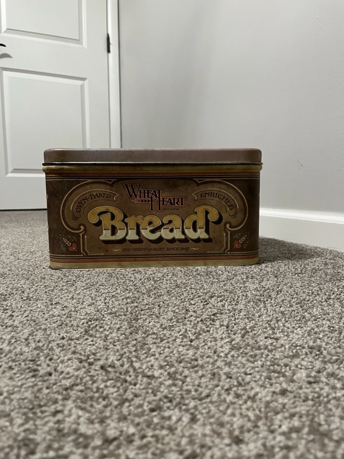 Vintage Tin Wheat Heart Brand Bread Box Farmhouse 1980s Kitchen Storage Box
Opens in a new window or