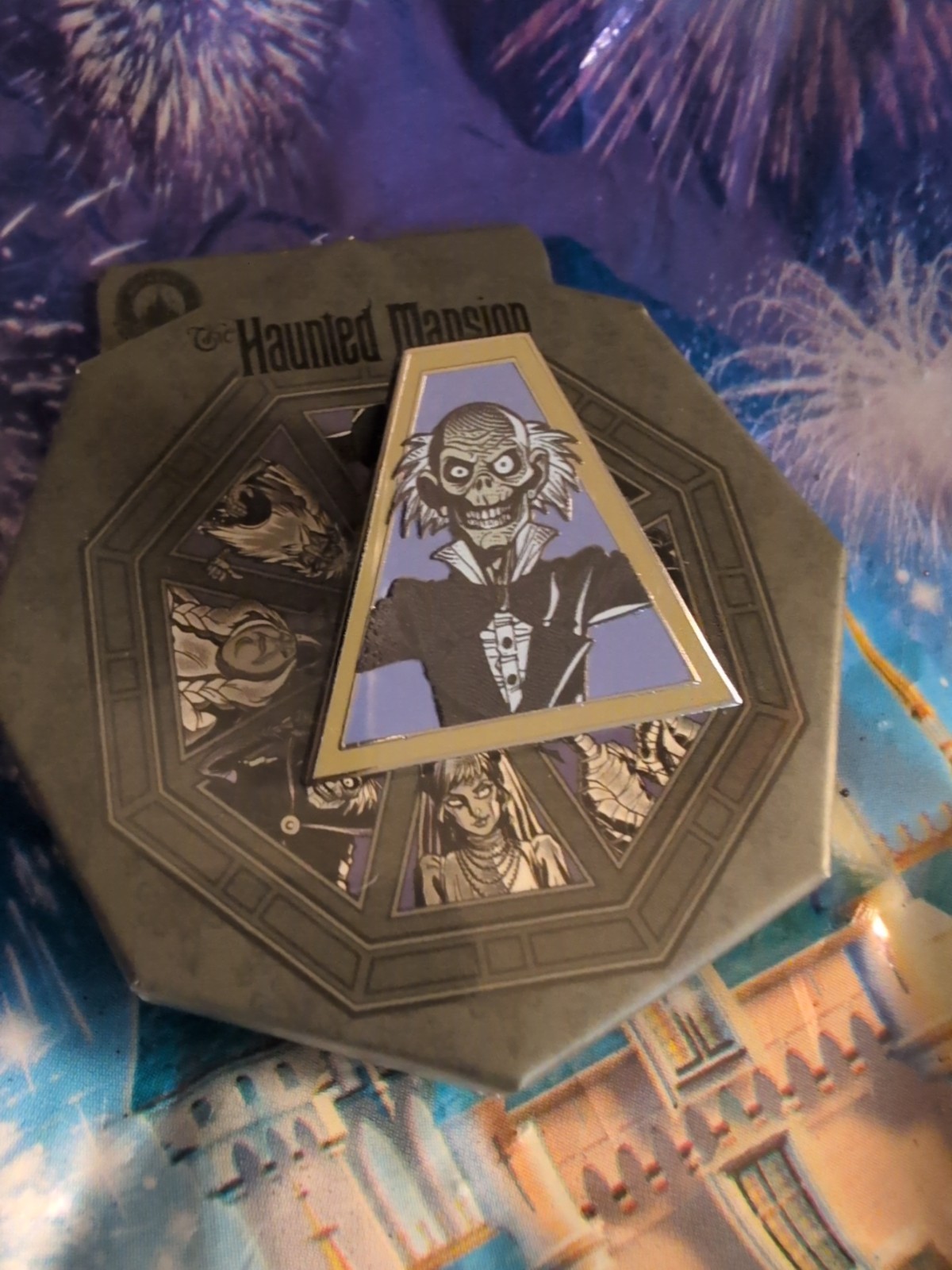Disney Trading Pin - The Haunted Mansion Mystery Pin – Hitchhiking Ghost Ezra