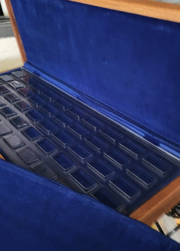 Franklin Mint Bouillon/Ingot Case-Style Walnut-Fits 50-Plastic Cover w/Blue Pad