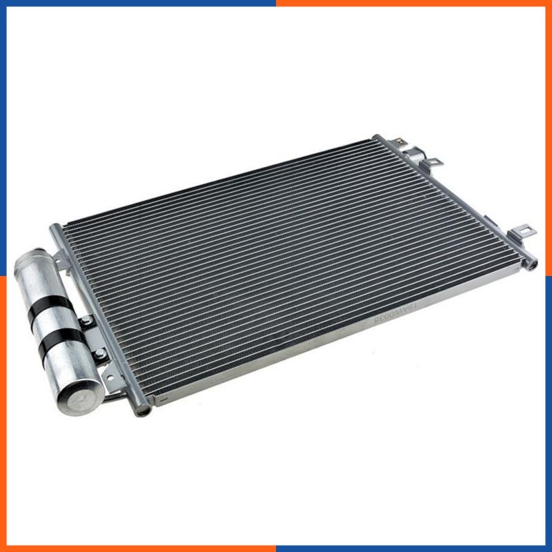 Condensateur clim Renault 8200221132 indispensable pour reparer la climatisation avant l'ete