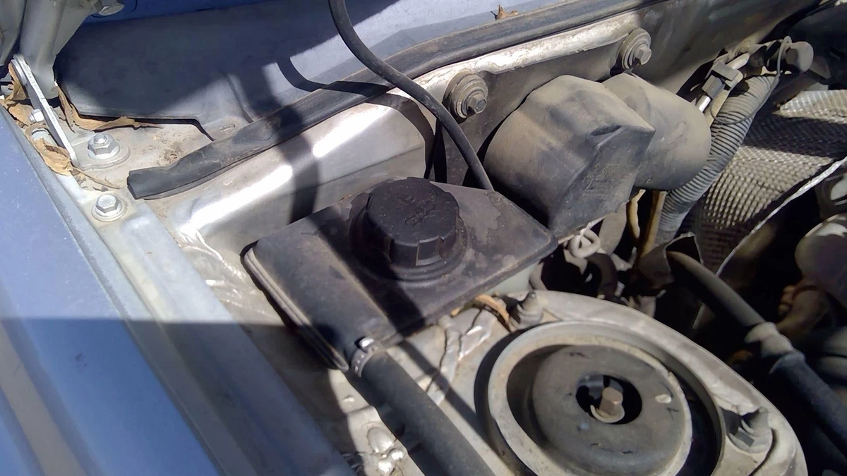 00 01 02 03 04 Volvo S40 Coolant Reservoir Radiator Overflow Tank